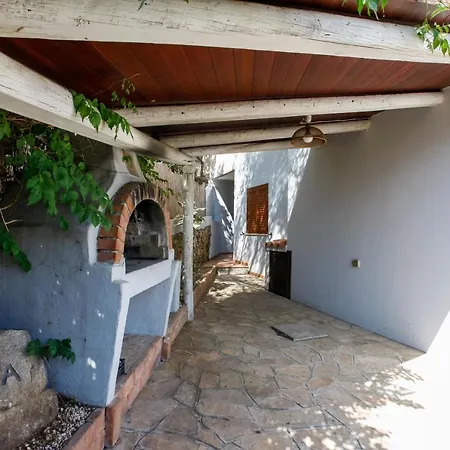 La Casa Dell'olivastro Agrustos