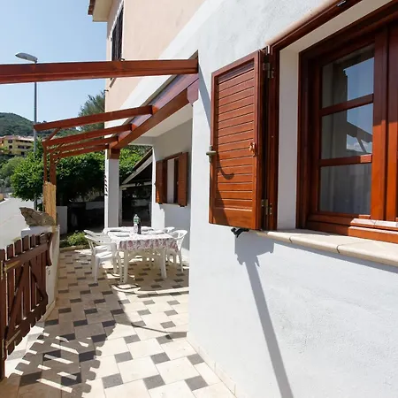 Mirtagru Casa Dell'olivastro 펜션 Agrustos