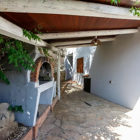 펜션 Mirtagru Casa Dell'olivastro Agrustos